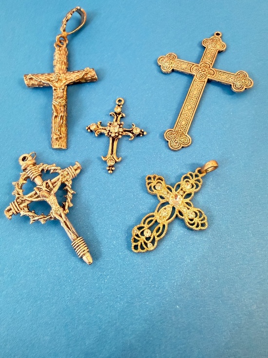 Jewelry - Bundle of 5 Crosses